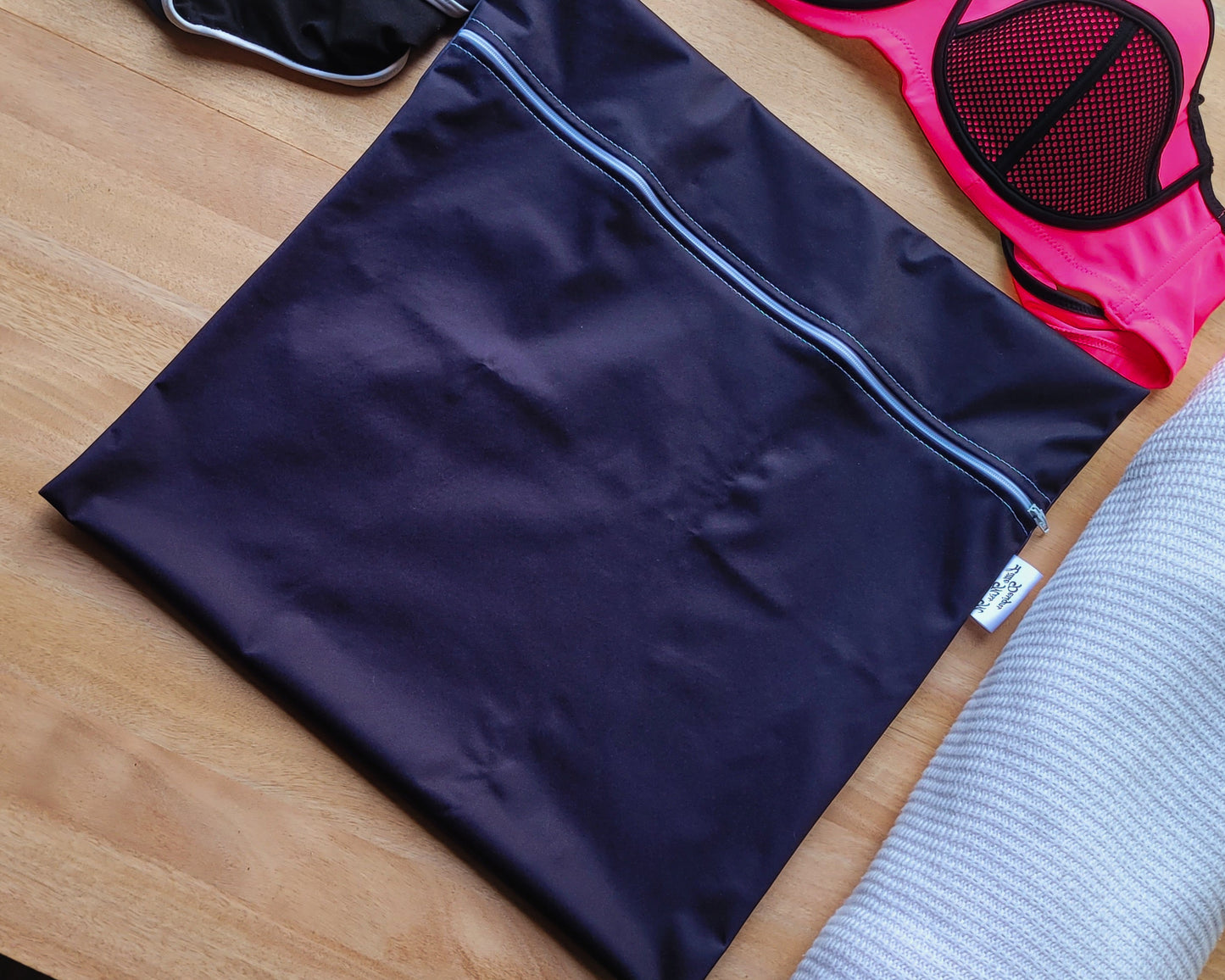 Black Snack / Wet Bag