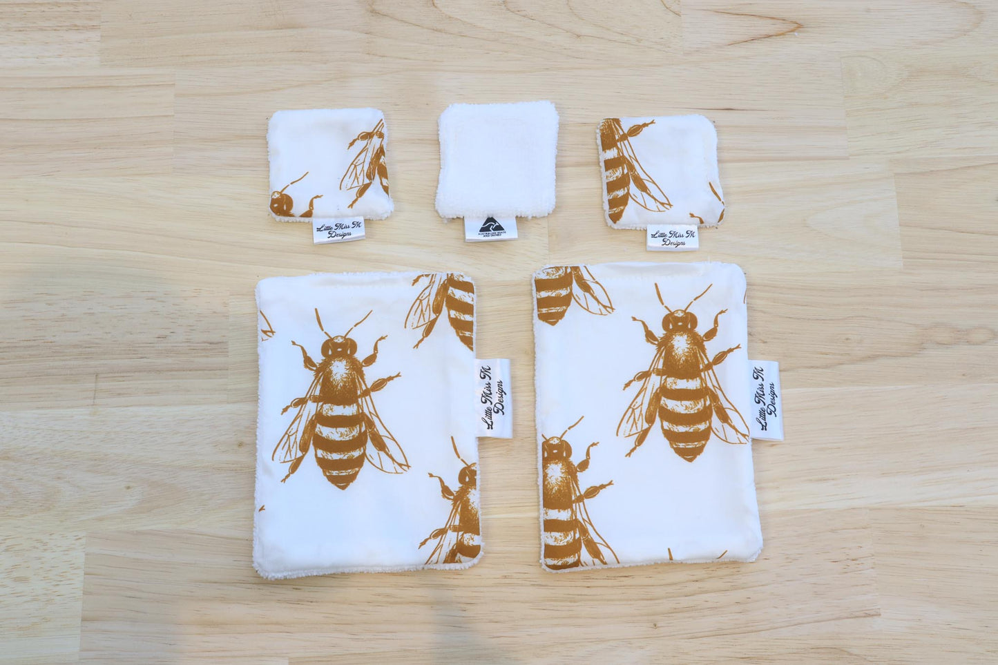 Wizzy Bee Makeup wipes
